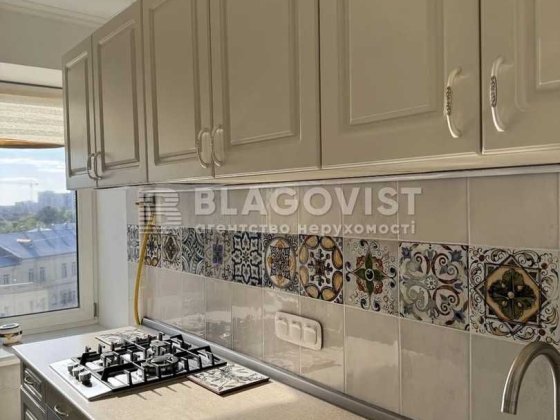 Продаж 2к квартиру Лесі Українки 28 новий ремонт Київ