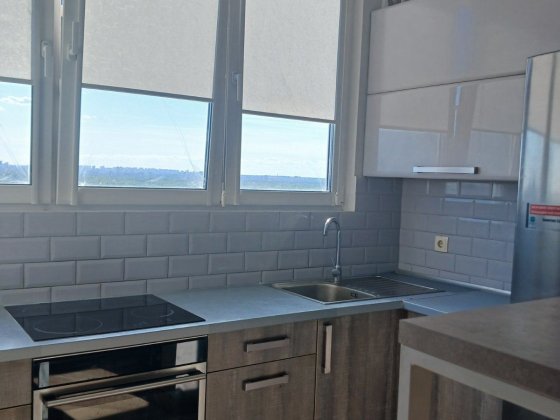 Продам однокомнатную квартиру на Троещине Київ