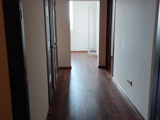 Продам 1 кімнатну велику та світлу квартиру в новому будинку Киев