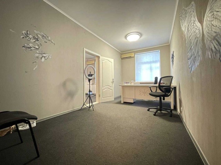 Продам 2-к квартиру, Сокальська 1, ідеально під комерцію! - фото 1