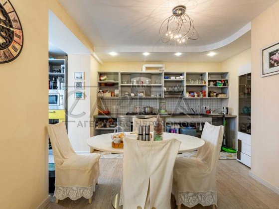 Продаж квартири, вул. Драгоманова, Нова Дарниця Киев