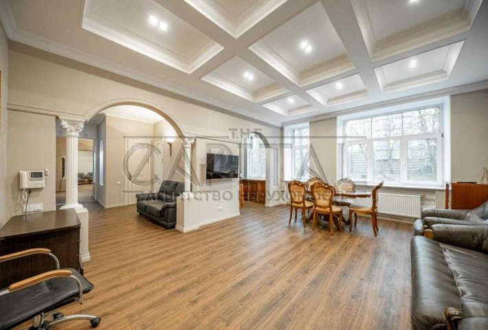 Продаж ЦЕНТР простора квартира площею 100 м² в урядовому кварталі ТОРГ - фото 1