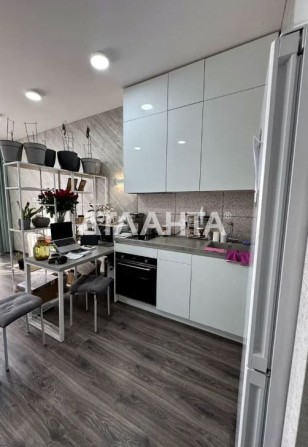 Чудова 1к з євроремонтом,метро Васильківська 15 хв пішки. - фото 1