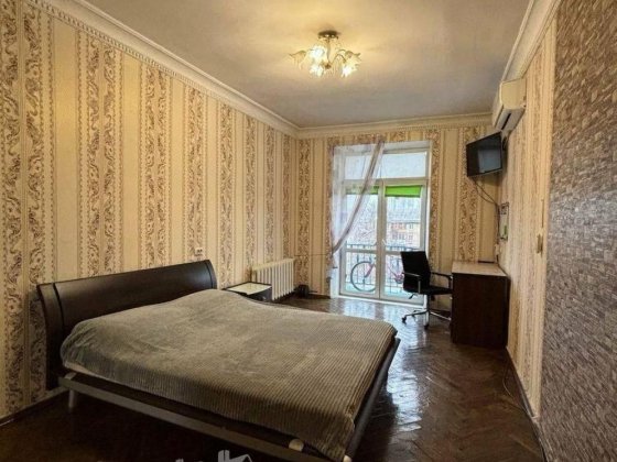 Продаж квартири 2к Каденюка, 10/2 м.Чернігівська Київ Киев