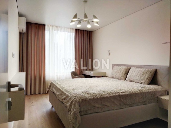 Продаж 2к.квартири в ЖК Seven, Осокорки, Дніпровська набережная,18б. - фото 1