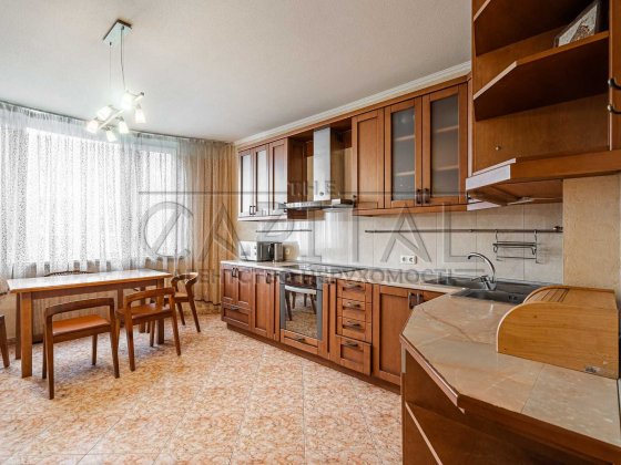 Продаж Квартира  пр-т Валерія Лобановського Киев