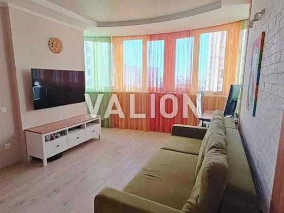 Продається трикімнатна квартира, ЖК 4 сезони, Михайла Максимовича, 3-Д Киев