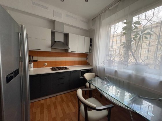 Продаж  квартири біля метро Дарниця Київ