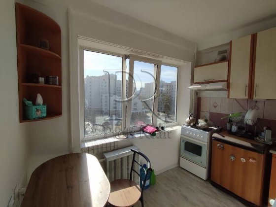 Продаж 1 кімнатна квартира Василя Іаніса 5/метро Лісова/Чернігівська/п Киев