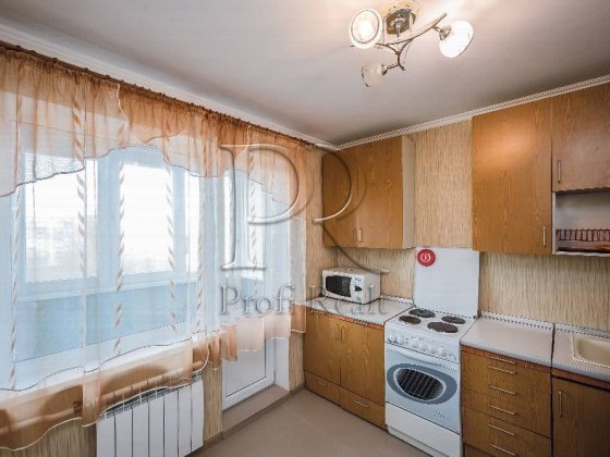 Продаж 2 кімн. квартири за адресою Глушкова 18/ Теремки/ Магелан Киев