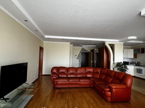 Квартира Open Space 77 м на Позняках, вул. Григоренка 1б, паркомісце Киев