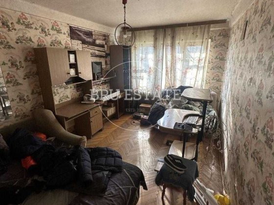 Продам 2к на низькому поверсі кв біля парку на вул Кибальчича 6