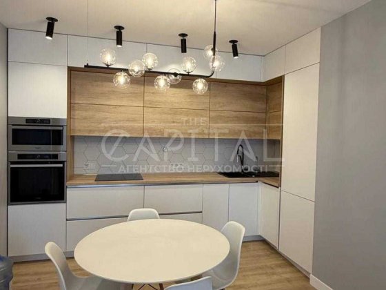 Продам 4к квартиру 90м2 3 поверх ЖК Комфорт Таун