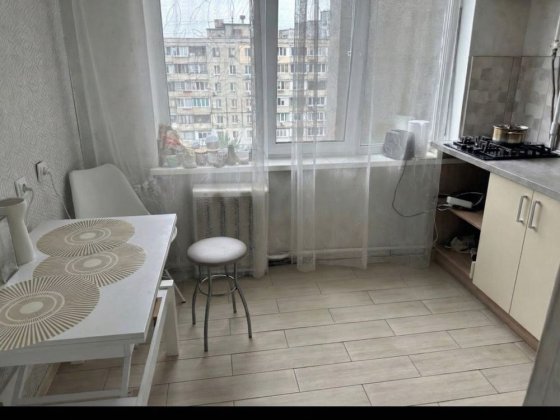 Продам 3к квартира з ремонтом вул Кіото 5 метро Чернігівська Дарниця Киев