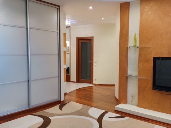 Двухкомнатная квартира Шептицького 10  метро левобережная