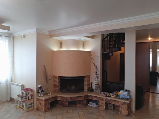 КИЇВ/вул.Ахматової 13.Продається Двоповерхова-6 кімнатна квартира-207м Киев