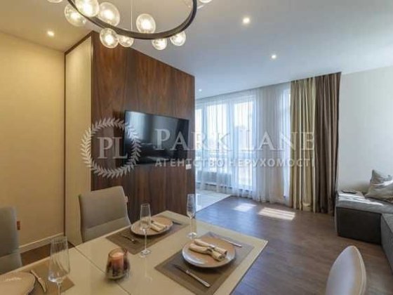 Клубний будинок, Трикімнатна квартира з ремонтом Київ