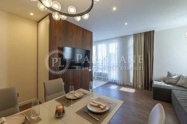 Клубний будинок, Трикімнатна квартира з ремонтом - фото 1