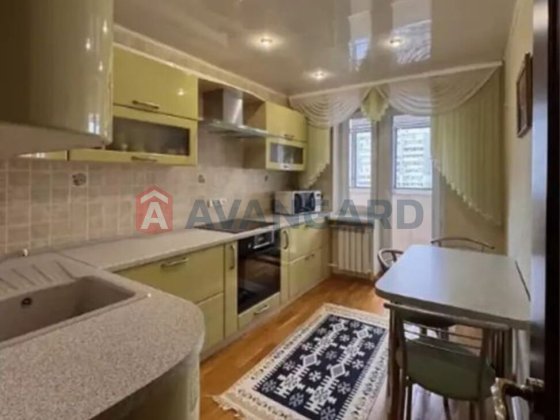 3-кімнатна квартира 70 м кв; з ремонтом і лоджією — готова до життя! Днепр