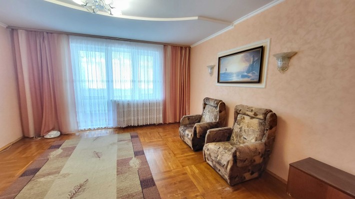 3 комнатная квартира на 5 углах, кухня 11 м2 - фото 1