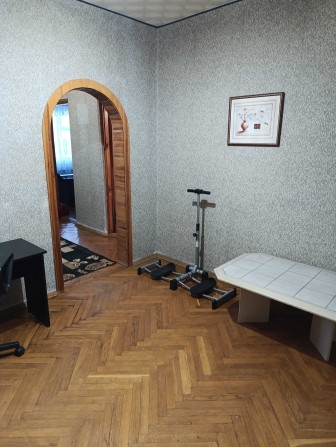 Продається простора 3-кімнатна квартира по вул. Грушевського - фото 1