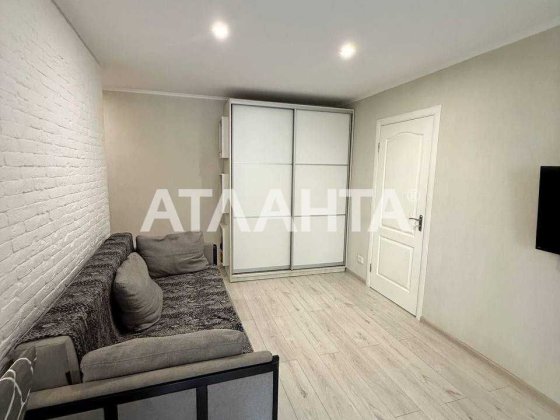 Продаж 2к квартира просп.Космонавтів з ремонтом   цегла Винница