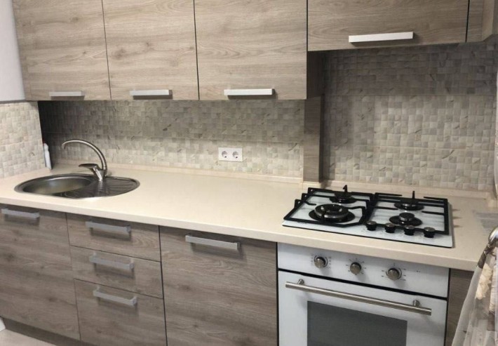 Продам 2 кім в центрі - фото 1