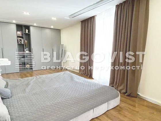 Продаж 3 к квартири