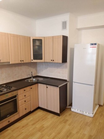 Продаю 1 кім в центрі - фото 1