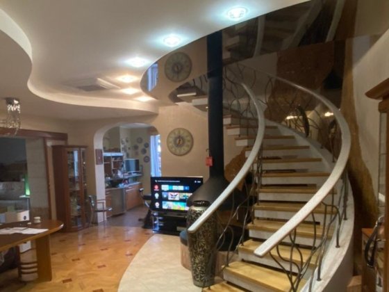 Продам пентхаус 215 м2 в клубном доме в центре !!!830$ за м2!!! Дніпро