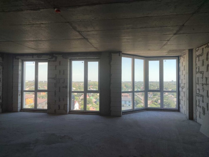 Продам 3 комн квартиру в ЖК Янтарный с чудесным видом и бомбоубежищем - фото 1