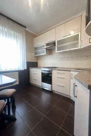 Продам 3к квартиру с ремонтом на Тополе - фото 1