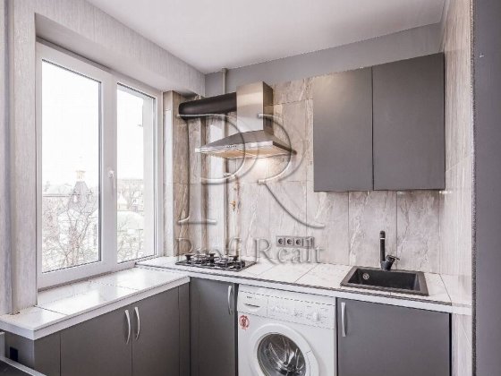 Продаж 1к кв з ремонтом у центрі Рибальська,метро Кловська,Печерська Київ