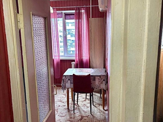 Продаж 1 к квартири Дніпровський Дарниця середній поверх Киев