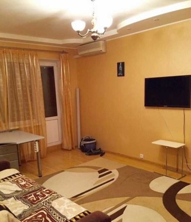 Продам 2-к квартиру по вул. Малишка 3 - фото 1