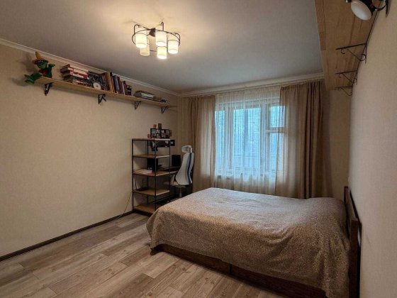 Продаж 1-кімнатної квартири, 40 кв. м. вул. Закревського 5, Ремонт!