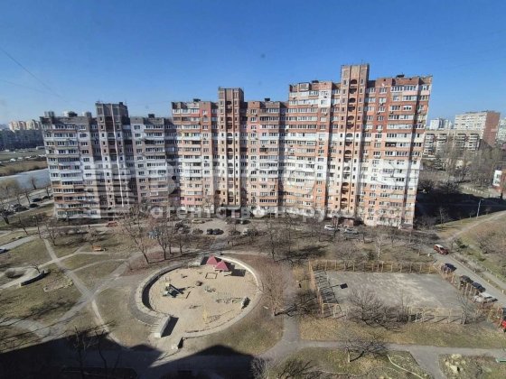 Продаж 4к квартири 99 м кв Закревського 13 Троєщина вигідна ціна