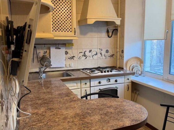 Продаж 2 кімнатної бульвар  Лесі Украінки,24  метро "Печерська"