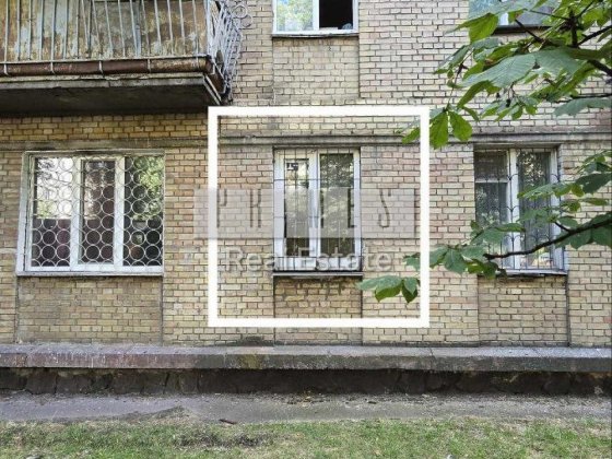 Продаж 3к Квартири з ремонтом 55м2 поверх 1 |Окремий вхід Дарницька пл Київ