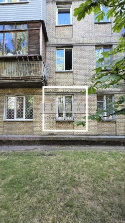 Продаж 3к Квартири з ремонтом 55м2 поверх 1 |Окремий вхід Дарницька пл - фото 1