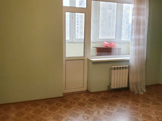 Продам однокімнатну квартиру  Дніпровська Набережна 19