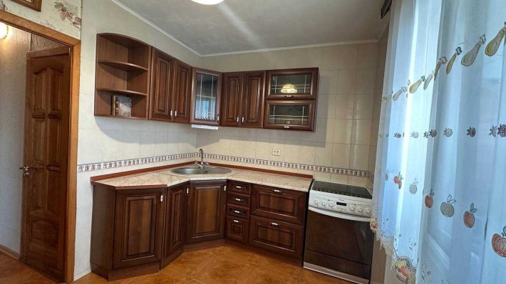 вул. Рональда Рейгана 1/25, продаж просторої 4-кімнатної квартири - фото 1