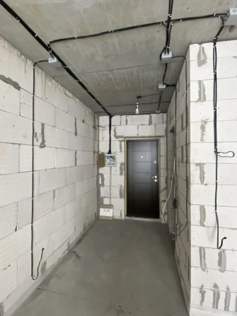Без%Продаж купити квартиру з частковим ремонтом до метро 5хв на авто - фото 1