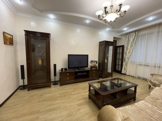 Преміальна 2-кімнатна квартира в престижному районі Київ