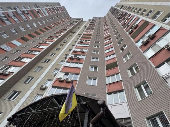 Продам 2 комнатную 65 м.кв.в новом доме с генератором