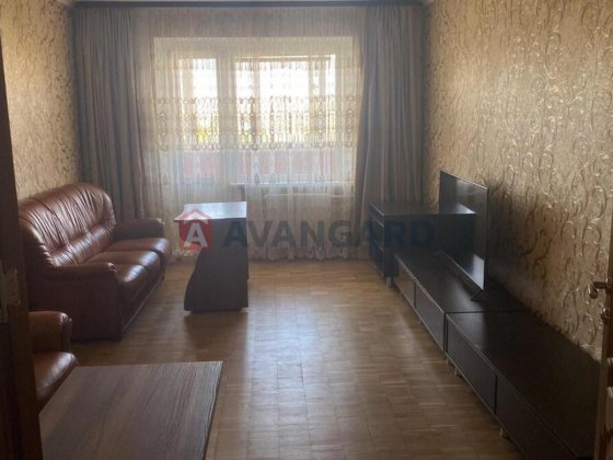 Продаж 4к квартири з ремонтом та меблями на Троєщині