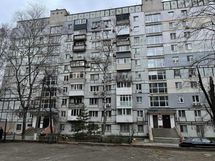 Продам 2-х кімнатну квартиру  вул. Будівельників 14-Б  (правий берег) - фото 1