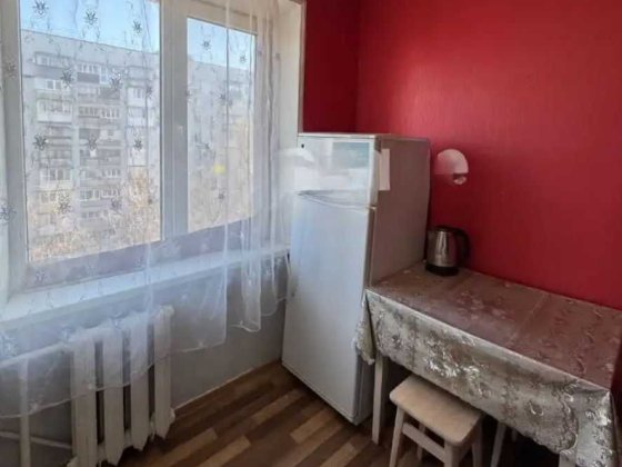 1 кім на середньому поверсі в багатоповерхівці в районі НАУКИ (719328) Днепр