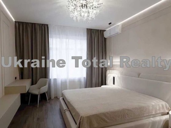 ЦЕНТР 2к квартира з евроремонтом! м. Палац Україна! Вул Антоновича 103 Киев