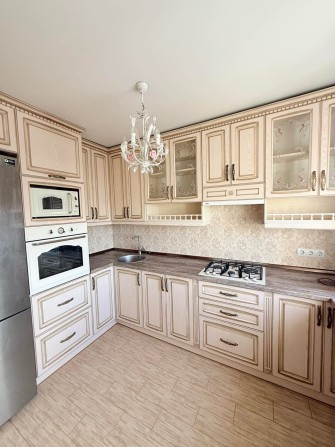 Продам 3к квартиру з ремонтом в центрі - фото 1